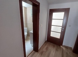 Deluxe City Escape With Modern Comforts & Garage