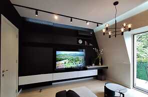Heritage Haven Luxurious Apartment in City Center