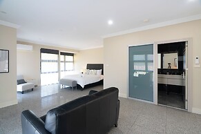 Lake Macquarie Manor