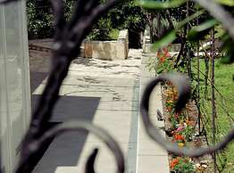 Charming & Cozy Apartment Close to Kotor Old Town