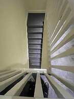 Charming House With Garden - Sleeps 6 & Parking