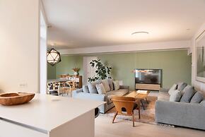 Dinesen Collection Condo by Royal Theatre