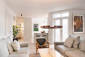 Dinesen Collection Condo by Royal Theatre