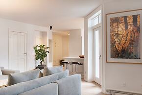 Dinesen Collection Condo by Royal Theatre