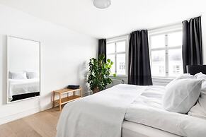 Dinesen Collection Condo by Royal Theatre