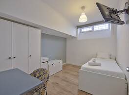 Jamor Terrace by Homing