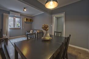 Jamor Terrace by Homing