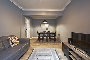 Jamor Terrace by Homing