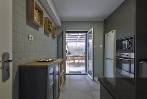 Jamor Terrace by Homing