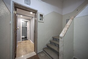 Jamor Terrace by Homing