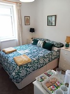 Regis Lodge Guesthouse