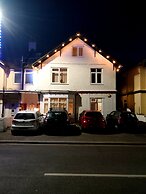 Regis Lodge Guesthouse