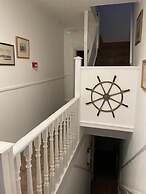 Regis Lodge Guesthouse