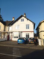 Regis Lodge Guesthouse