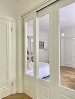 Shanghai Hills& Art Suite 14