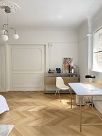 Shanghai Hills& Art Suite 14