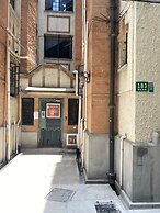 Shanghai Hills& Art Suite 14