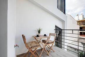 Sway - Chic 1-BR Apt & Balcony in Athens