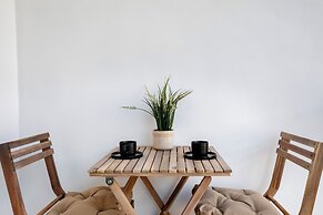 Sway - Chic 1-BR Apt & Balcony in Athens