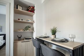 Sway - Chic 1-BR Apt & Balcony in Athens