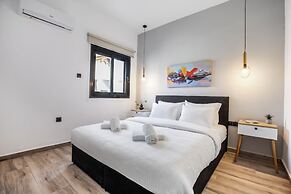 Sway - Chic 1-BR Apt & Balcony in Athens