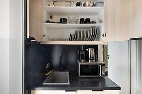 Sway - Chic 1-BR Apt & Balcony in Athens