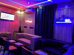 Del Migos Hotel & Suites