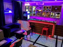 Del Migos Hotel & Suites