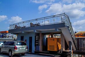 Del Migos Hotel & Suites