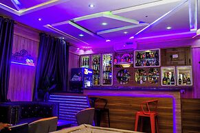 Del Migos Hotel & Suites