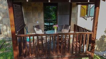 De Serenity -  Exclusive Jungle Retreat