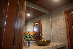 De Serenity -  Exclusive Jungle Retreat