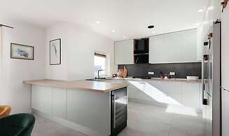 Villa Gariful - Sleeps 10 - Pool - Hottub - Petsok