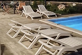 Villa Gariful - Sleeps 10 - Pool - Hottub - Petsok