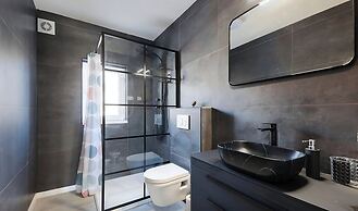 Villa Gariful - Sleeps 10 - Pool - Hottub - Petsok