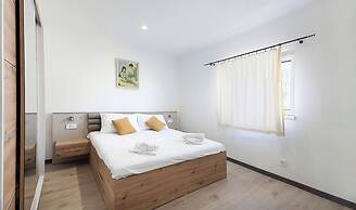Villa Gariful - Sleeps 10 - Pool - Hottub - Petsok