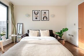 Charming 1BR Near Tower Bridge Walks