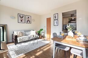 Charming 1BR Near Tower Bridge Walks