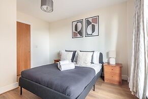 Charming 1BR Near Tower Bridge Walks