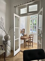 Shanghai Hills& Art Suite 16