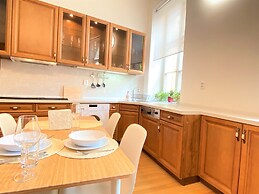 Black Eagle Apartments