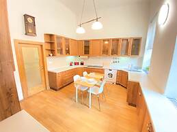 Black Eagle Apartments