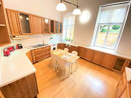 Black Eagle Apartments