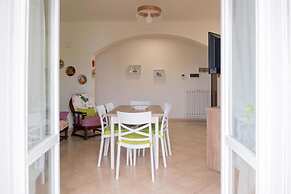 Charming Margherita di Savoia Apartment With Sea Views