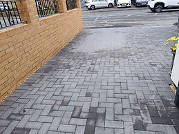 High Wycombe - 1bed Apartment - Sleeps 3 - Parking