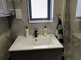 High Wycombe - 1bed Apartment - Sleeps 3 - Parking