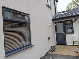 High Wycombe - 1bed Apartment - Sleeps 3 - Parking