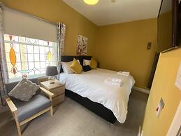 Grosvenor Place Guest House