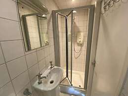 Grosvenor Place Guest House