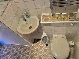 Grosvenor Place Guest House